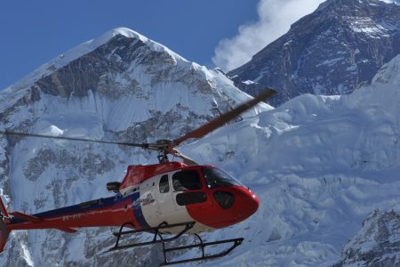 What can you expect from an Everest base heli tour?